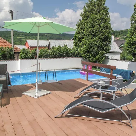 Semesterbostad Holiday Vila Montana