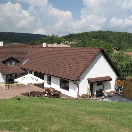 Semesterbostad Holiday Vila Montana